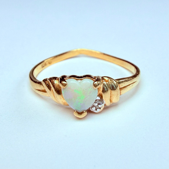 Unbranded Jewelry - 10K Solid Yellow Gold Plumb Milky White Real Opal & Diamond Heart Vintage Ring